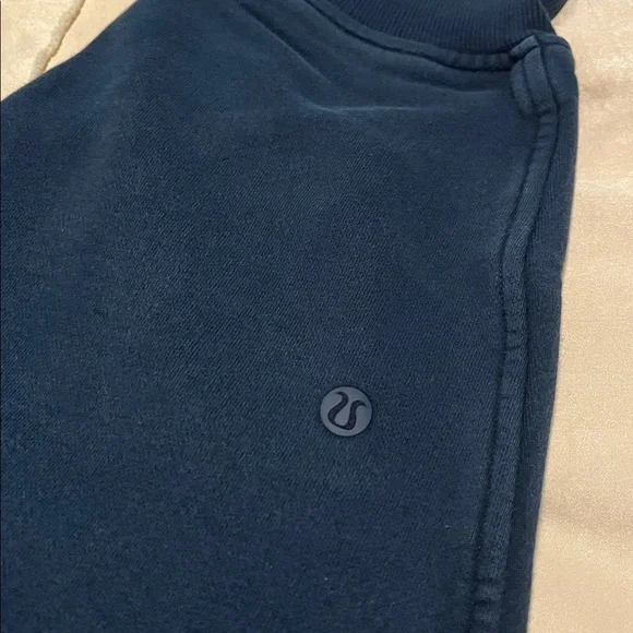 Lululemon Navy Cropped Sweats / Jogger Pants - Picture 4 of 8